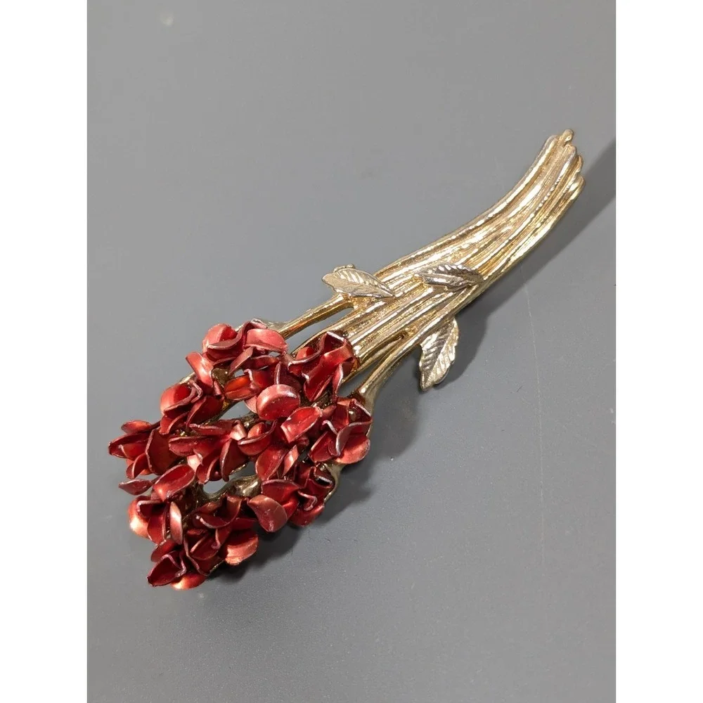 DM 97 Red Metallic Rose Flower Bouquet Brooch‎ Pin Classic Holiday